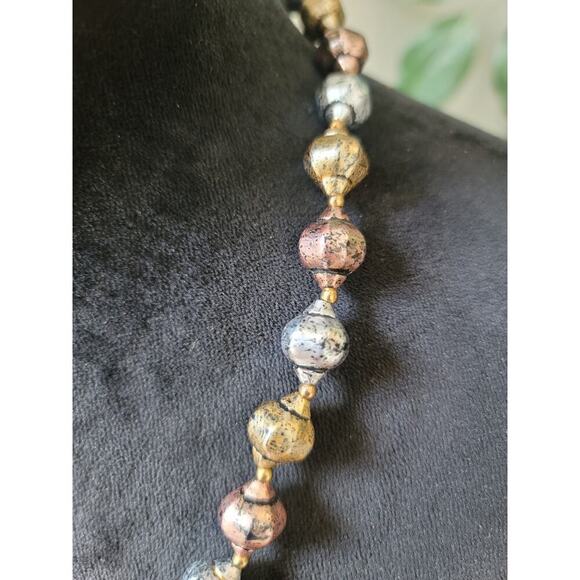 Women's Lightweight Multicolor Oxidized Beaded Necklace Elegant Jewelry - Picture 4 of 7